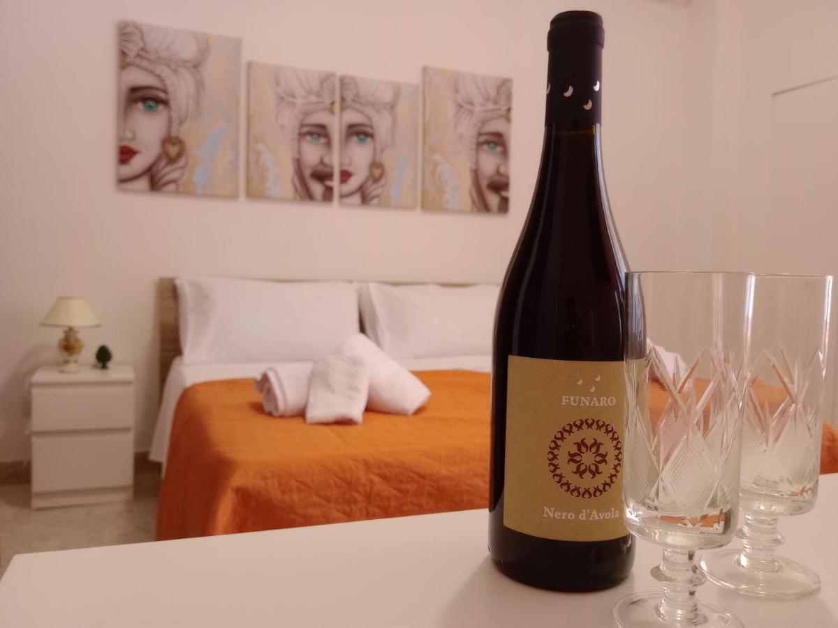 Bed and Breakfast La Valigia Sul Letto Катания Экстерьер фото