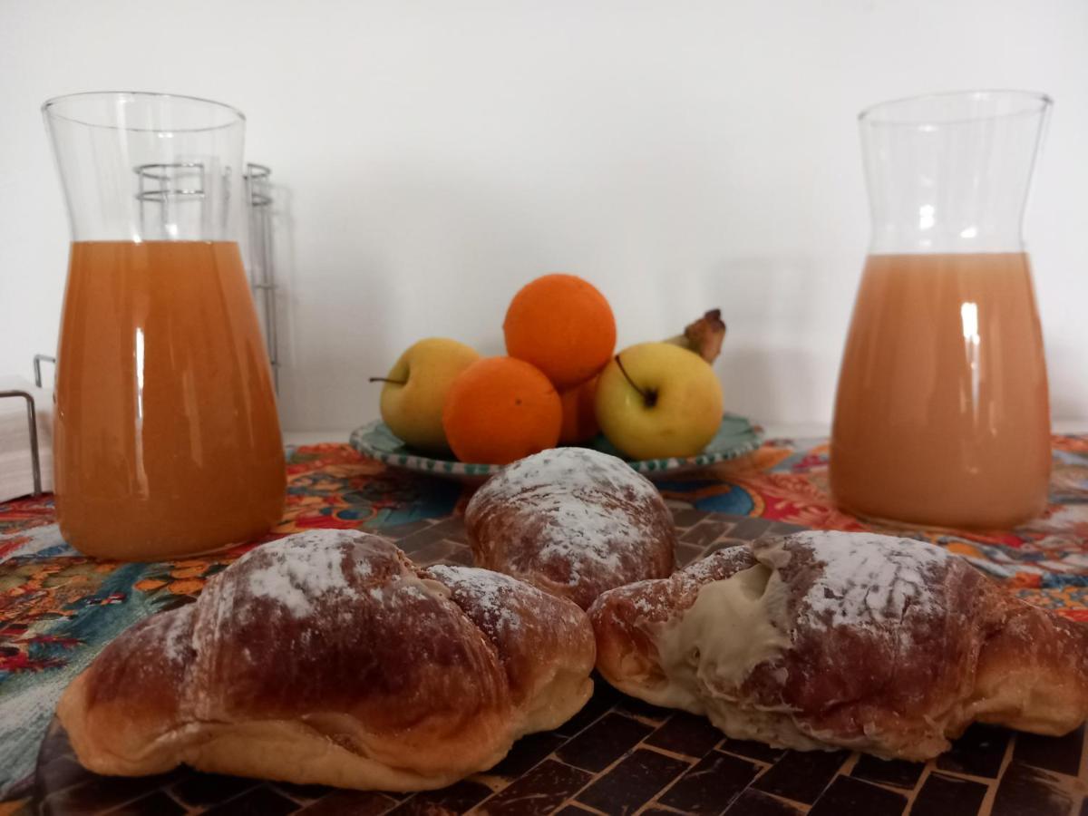 Bed and Breakfast La Valigia Sul Letto Катания Экстерьер фото